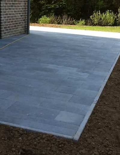 Vallons nivelles | terrasse-dalle-pierre-bleue-2